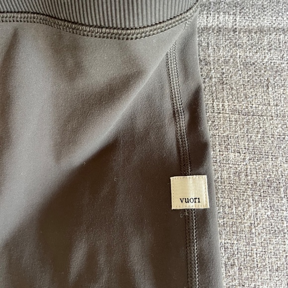 Vuori pants women’s CS Olive Green Daily Legging Cuffed Jogger Athletic - Picture 3 of 4